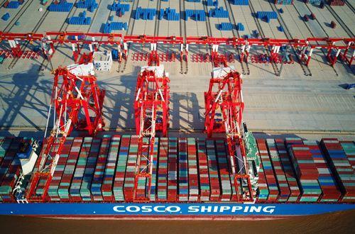 7月6日,中美之间涉及500亿美元商品的贸易制裁即将开启首轮较量.